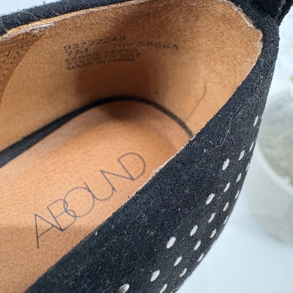 ABound Embellished Flat Shoes Round Toe Slip‎ On Faux Suede Black Womens Size 7 - Picture 8 of 9
